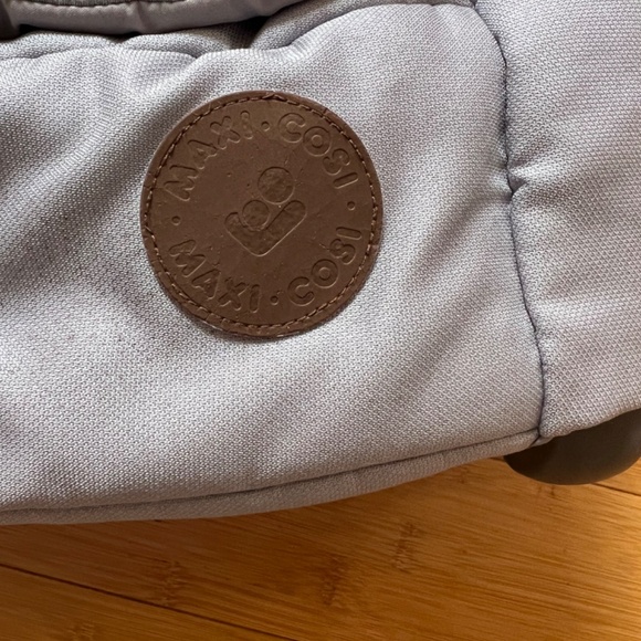 Maxi Cosi baby seat-2 in 1 seat and rocker - Picture 4 of 7